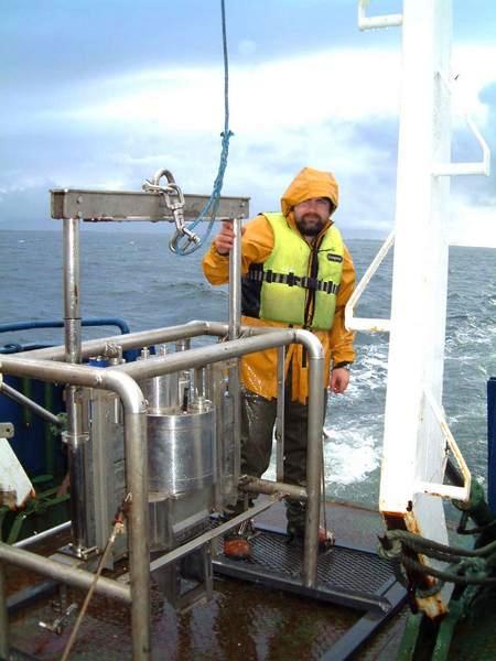 Dr Bob Kennedy, NUI Galway with the SPI camera in Galway Bay.