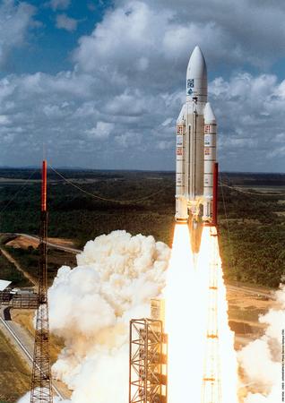 The European Ariane 5 launcher blasts off from the Guiana Space Centre, 10 Dec 2002. The European Space Agency comprises 15 countries including Ireland. Photo: ESA